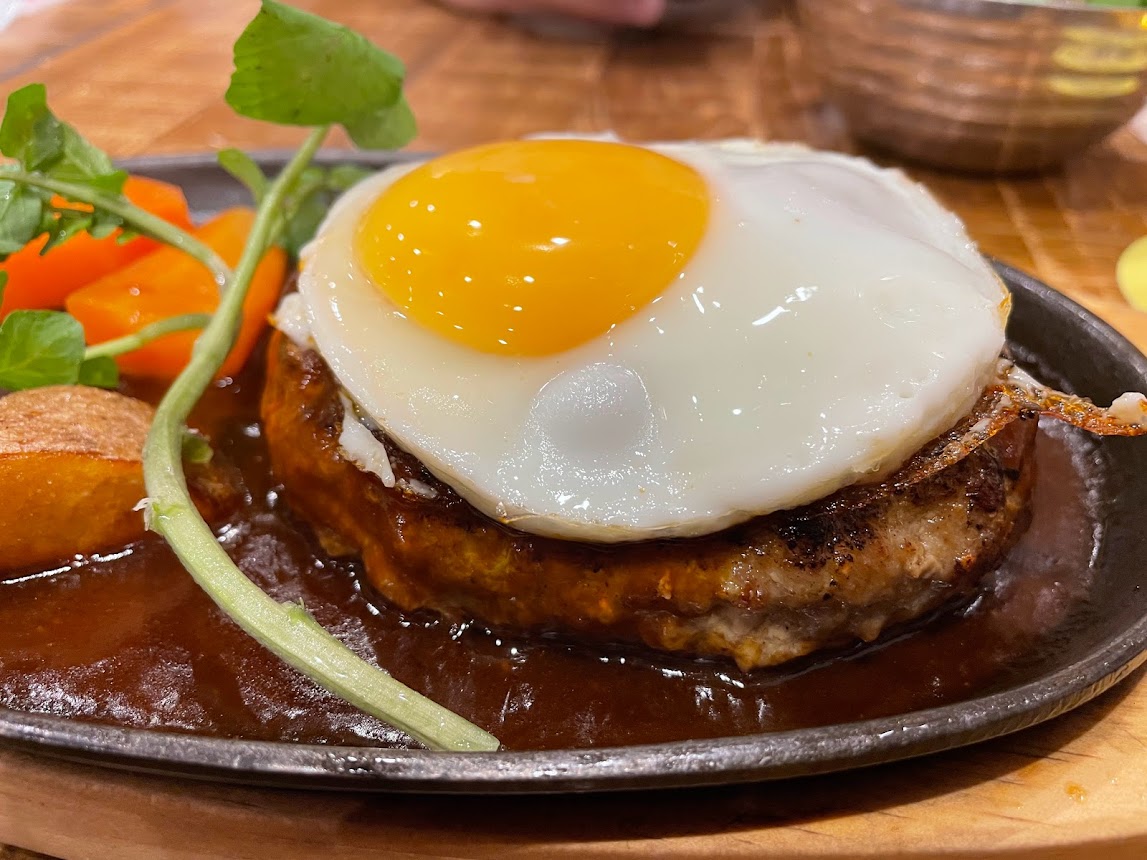 【宮城グルメ】「HACHI(ハチ)仙台駅店」日本一ナポリタンと伝統のハンバーグ〈宮城県仙台市〉 - ひろみお夫婦のんびりブログ